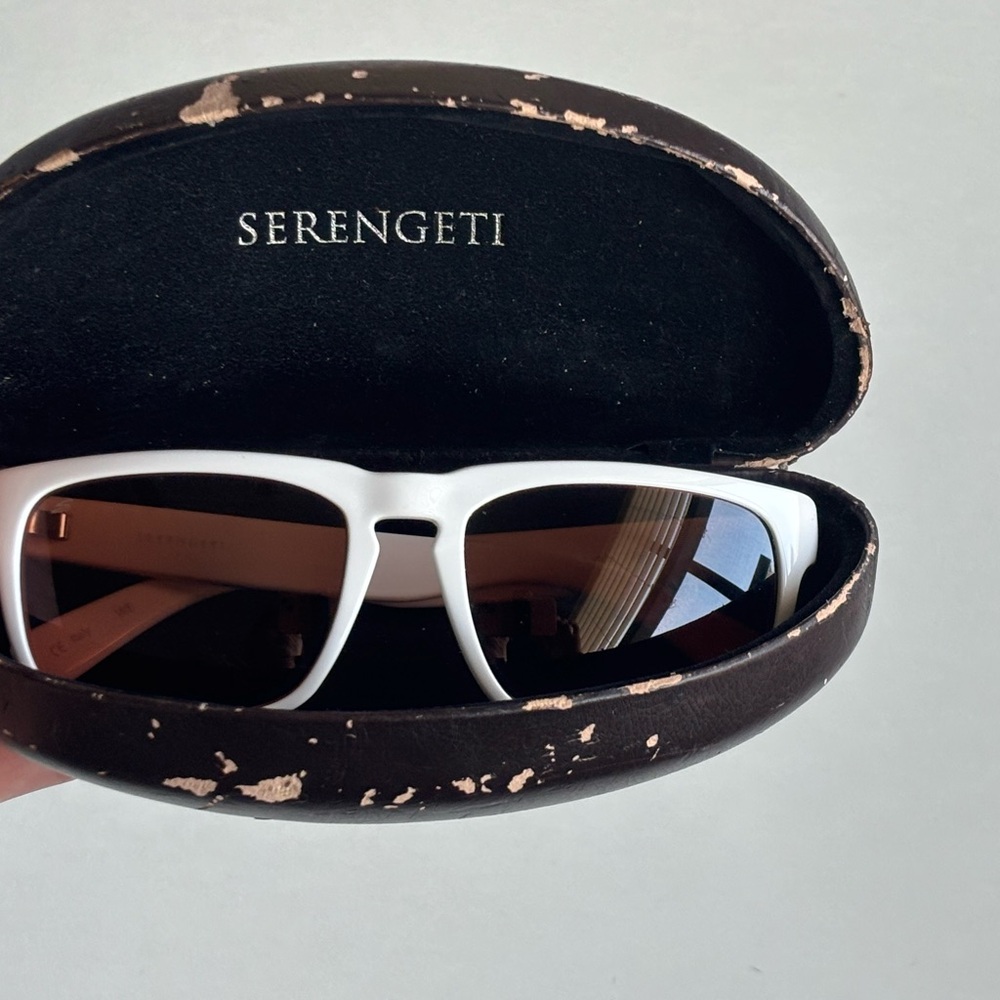 Serengeti Cortino 7460 White and brown sunglasses
